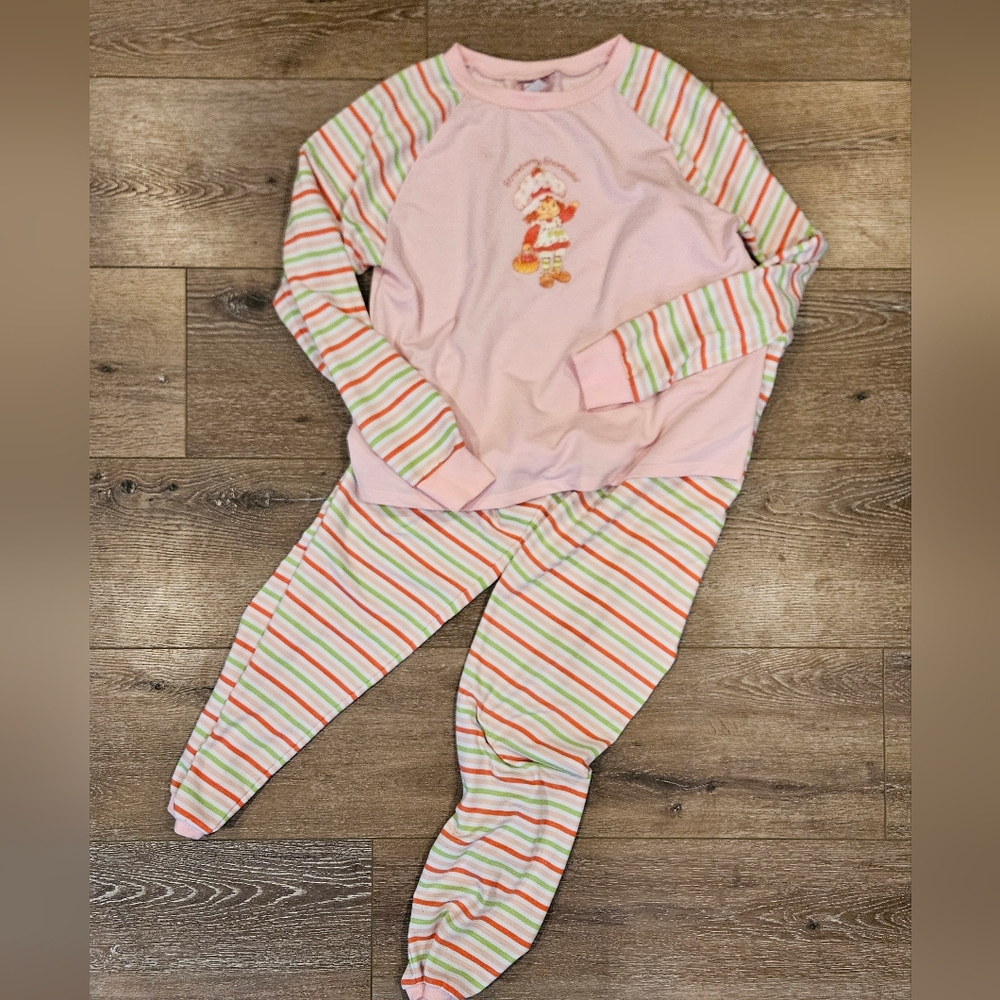 American GirlnSttawberry Shortcake Pajama Set